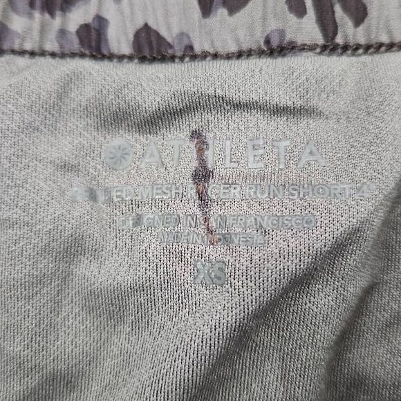 Athleta Womens XS Printed Mesh Racer Run Short Grey and Black Leopard Print 4" - Picture 2 of 10